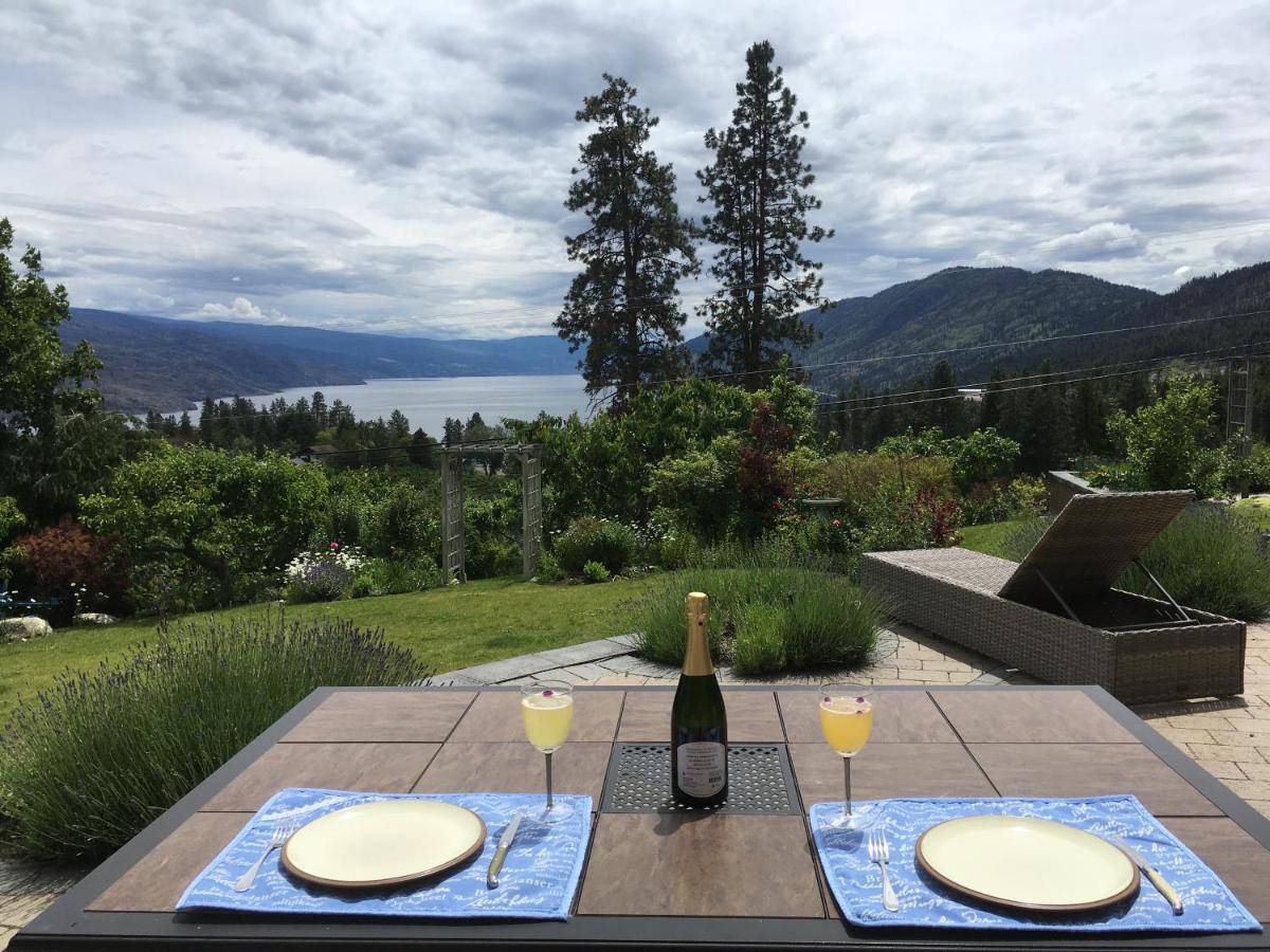Lakeview Gardens B&B Peachland Exterior photo