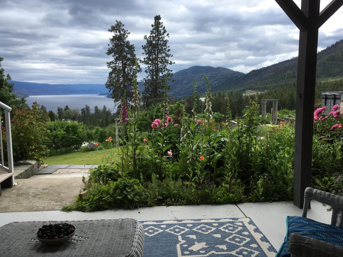 Lakeview Gardens B&B Peachland Exterior photo